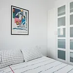 Luxury 2 Bedroom By The Beach In Central Tel Aviv